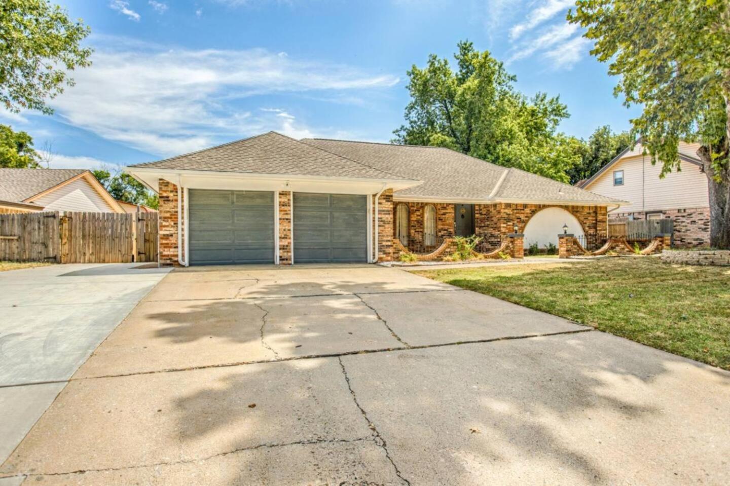 Vila New Hummingbird Haven - Nw Okc, Billiards, Firepit Oklahoma City Exteriér fotografie